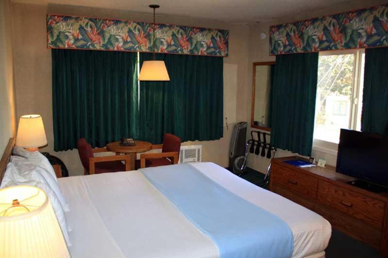 Cabrillo Inn At The Beach Santa Barbara Bagian luar foto